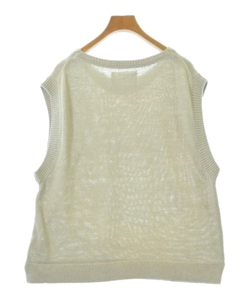 MHL. เสื้อแขนกุด