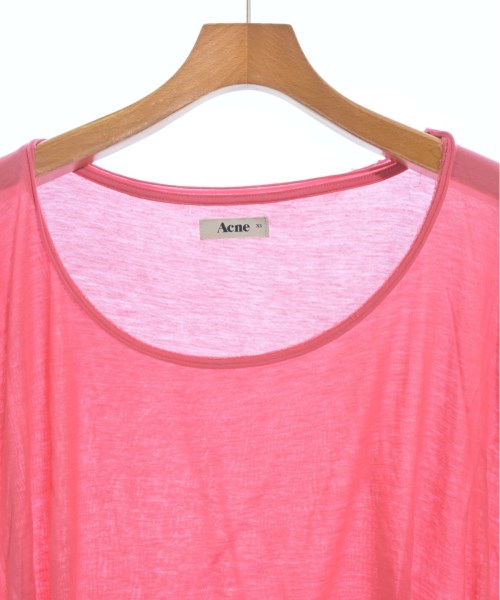 Acne เสื้อยืด/เสื้อท็อปส์