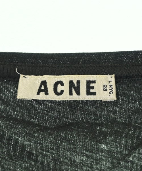 Acne เสื้อยืด/เสื้อท็อปส์