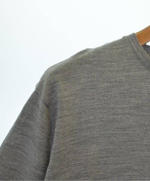 STRASBURGO เสื้อยืด/เสื้อท็อปส์