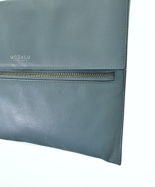 Modalu คลัตช์