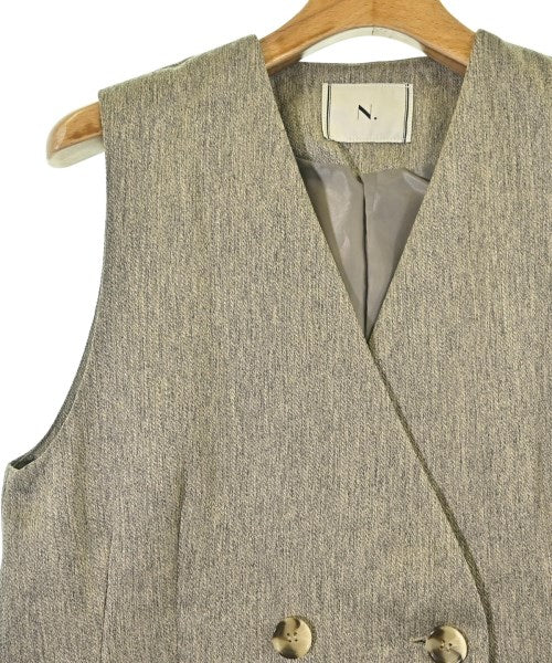 N. Natural Beauty Basic เสื้อกั๊ก