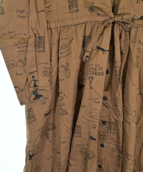 To b. by agnes b เดรสที่เป็นเสื้อเชิ้ตตัวยาว