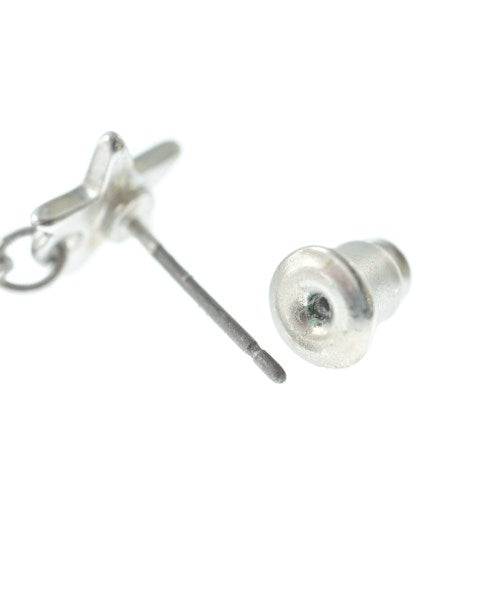 To b. by agnes b เจาะ