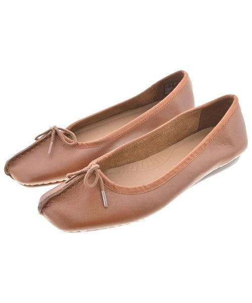 clarks รองเท้าส้นสูง