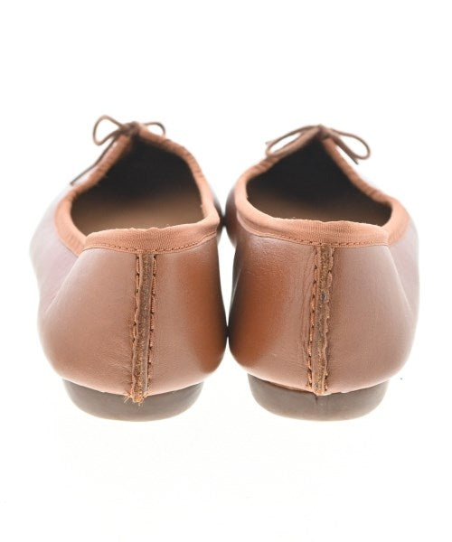 clarks รองเท้าส้นสูง