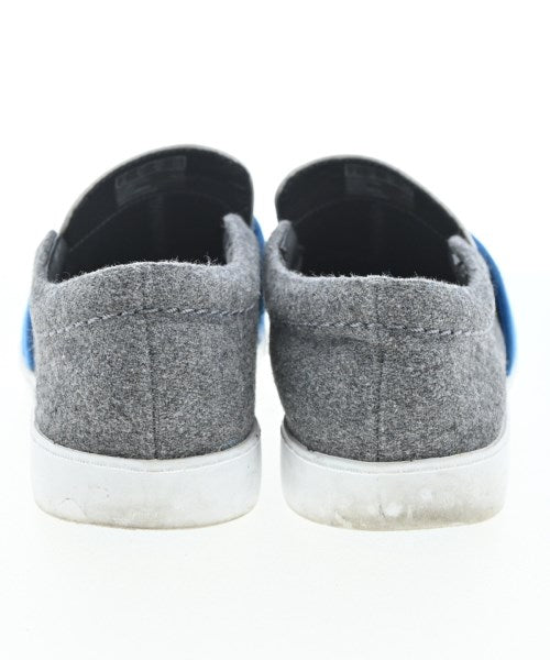 clarks รองเท้าผ้าใบ