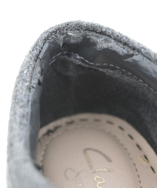 clarks รองเท้าผ้าใบ