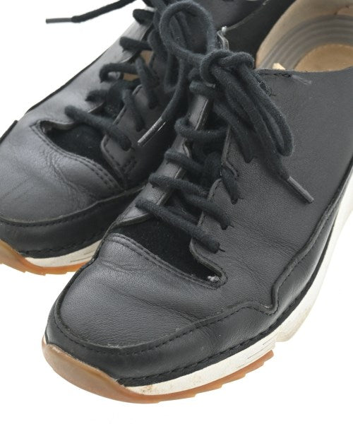 clarks รองเท้าผ้าใบ