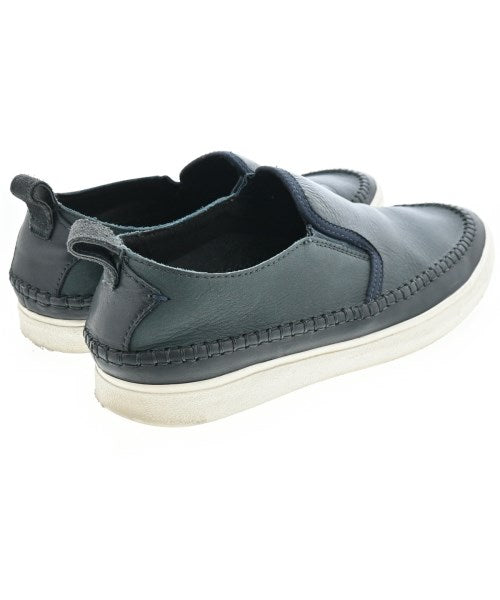 clarks รองเท้าผ้าใบ