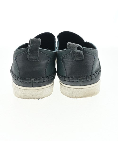 clarks รองเท้าผ้าใบ
