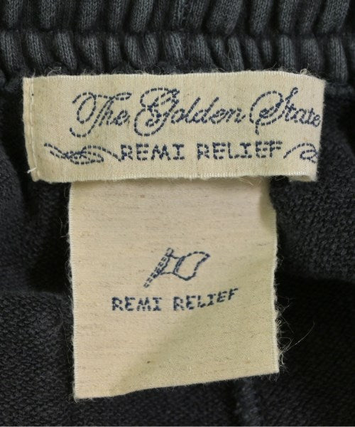 REMI RELIEF กางเกงขาสั้น
