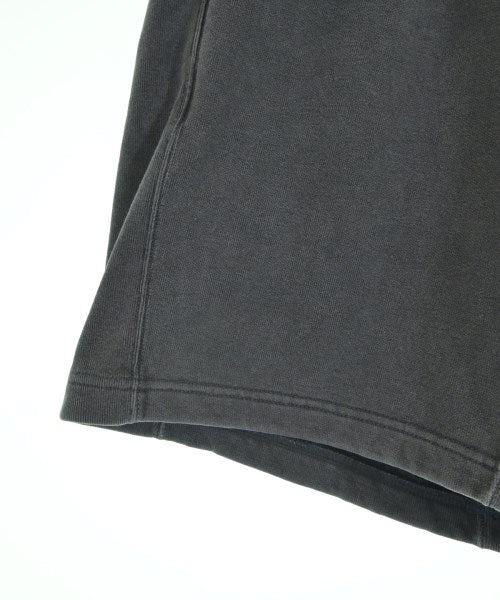 REMI RELIEF กางเกงขาสั้น