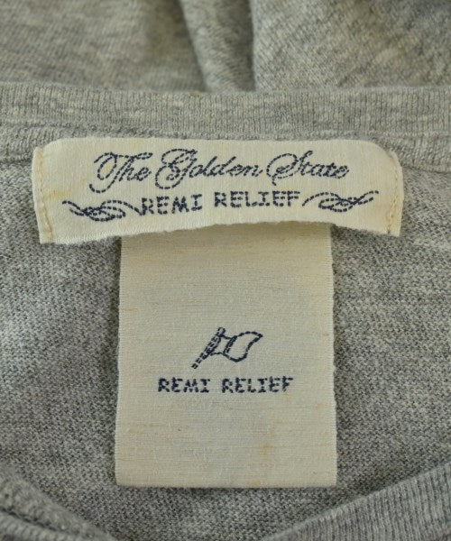 REMI RELIEF เสื้อยืด/เสื้อท็อปส์