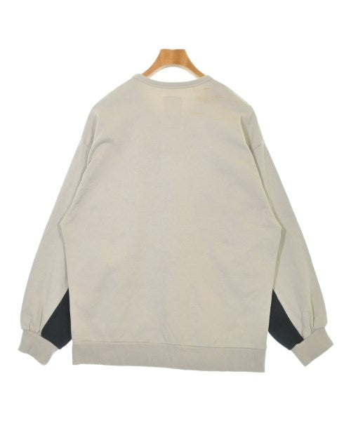SHAREEF เสื้อสเวตเตอร์
