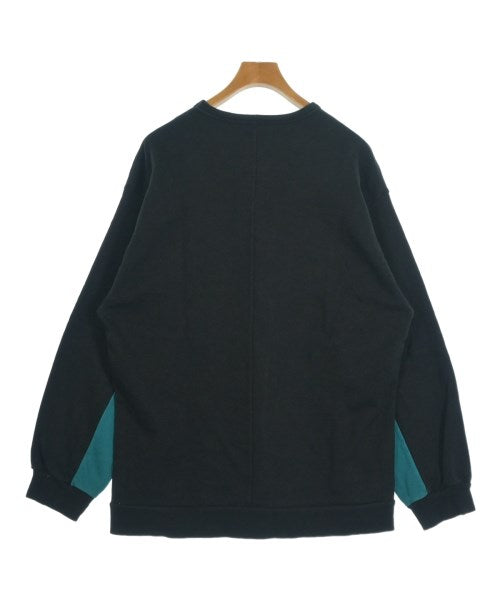 SHAREEF เสื้อสเวตเตอร์