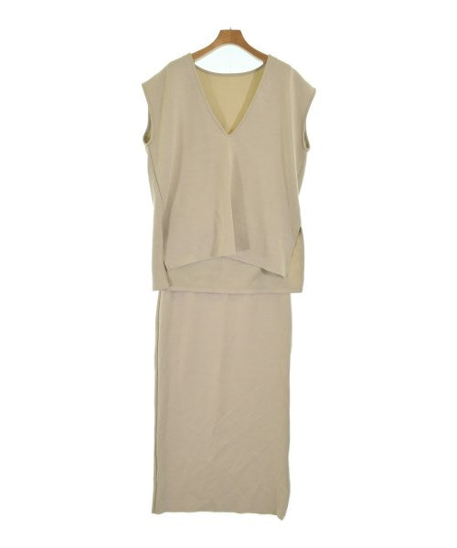 Loungedress ชุดสูทแบบครบเซต (อื่นๆ)