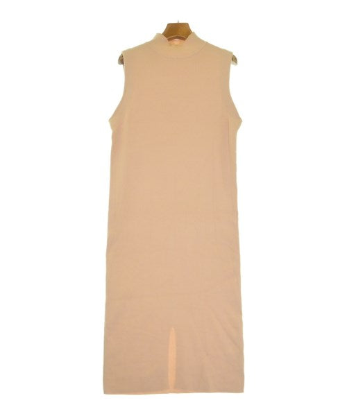 Loungedress ชุดสูทแบบครบเซต (อื่นๆ)