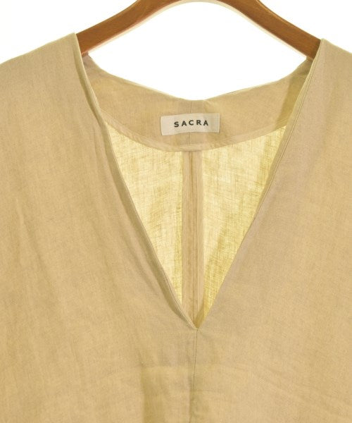 SACRA เสื้อกั๊ก