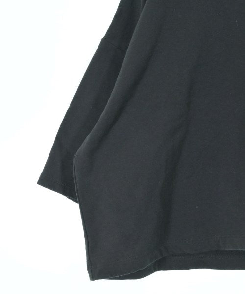 SACRA เสื้อยืด/เสื้อท็อปส์