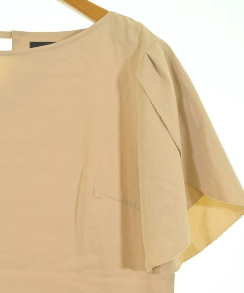 SACRA เสื้อลำลอง
