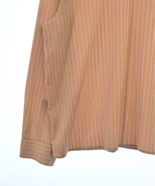 SACRA เสื้อสตรี