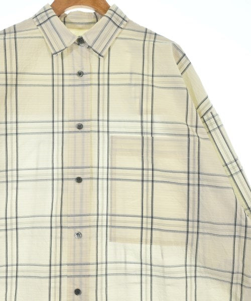SACRA เสื้อลำลอง