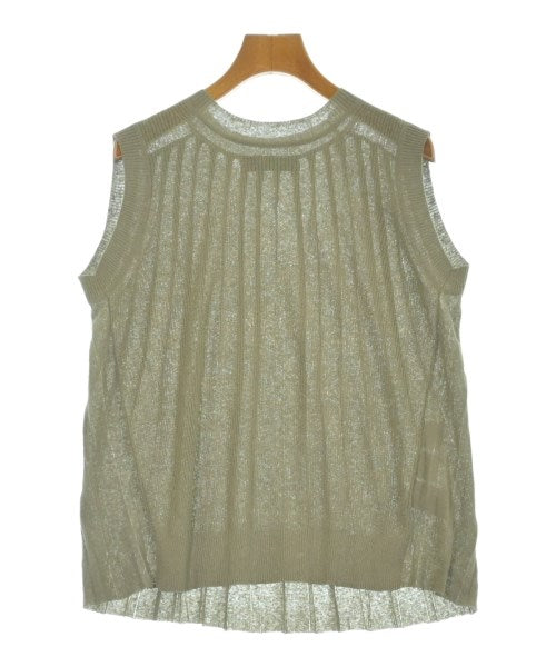 SACRA เสื้อกั๊ก