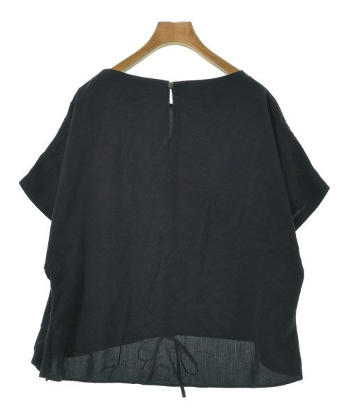 SACRA เสื้อสตรี
