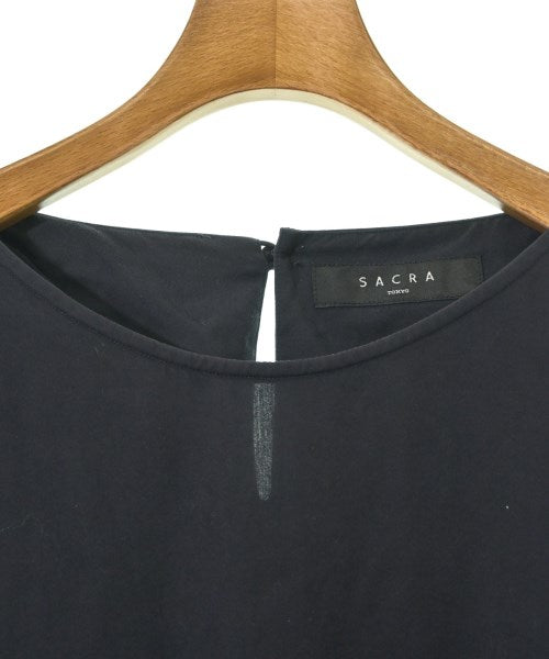 SACRA เสื้อสตรี