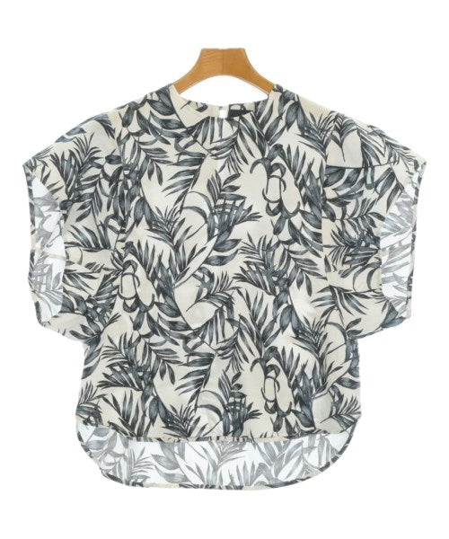 SACRA เสื้อสตรี