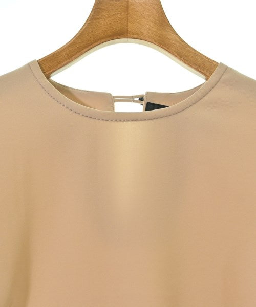 SACRA เสื้อสตรี