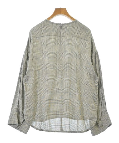 SACRA เสื้อสตรี