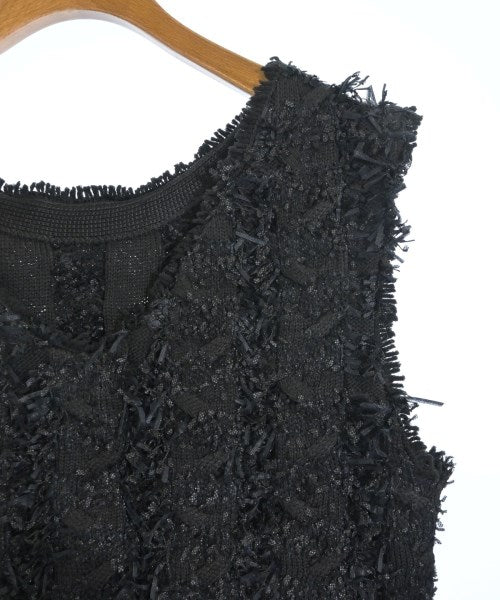 Whim Gazette เสื้อแขนกุด