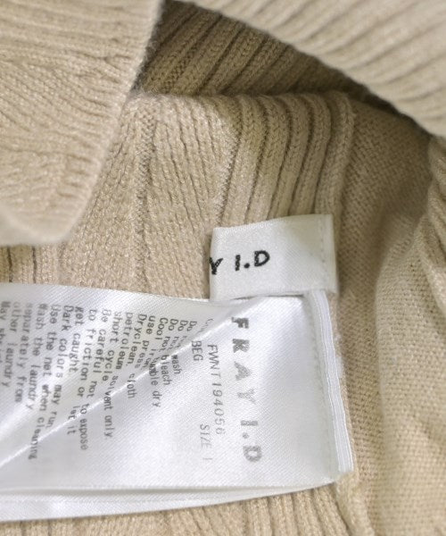 FRAY I.D เสื้อกันหนาว