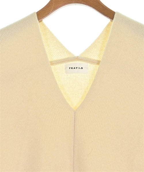 FRAY I.D เสื้อกั๊ก