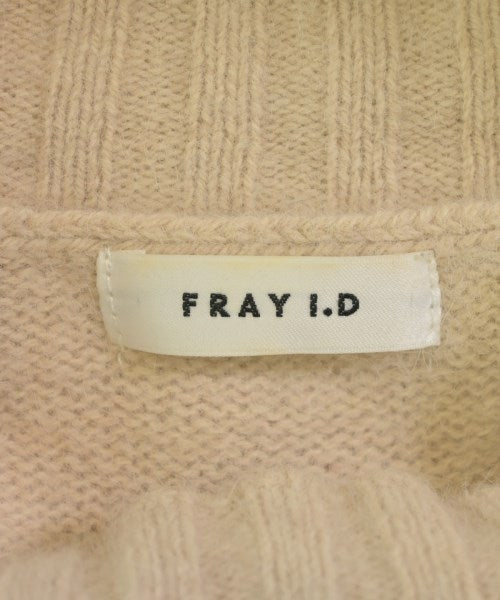 FRAY I.D เสื้อกันหนาว
