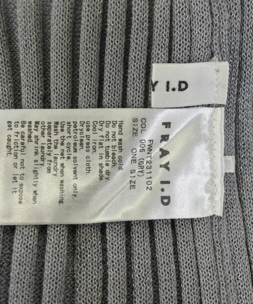 FRAY I.D เสื้อกันหนาว