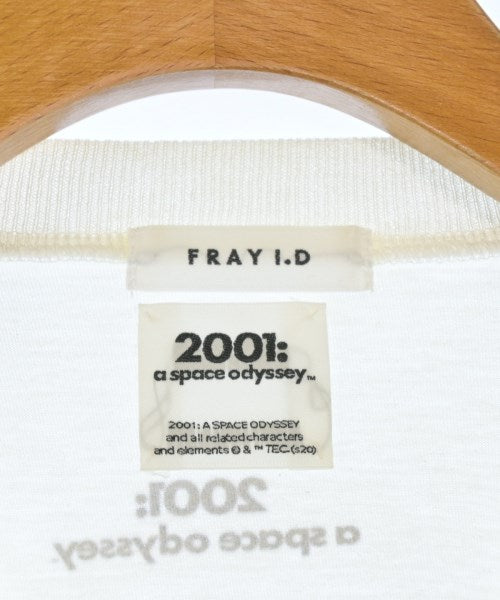 FRAY I.D เสื้อยืด/เสื้อท็อปส์