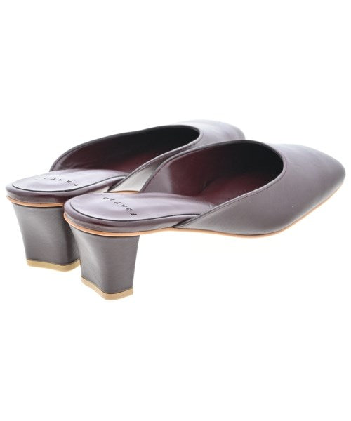 FRAY I.D รองเท้าแตะ