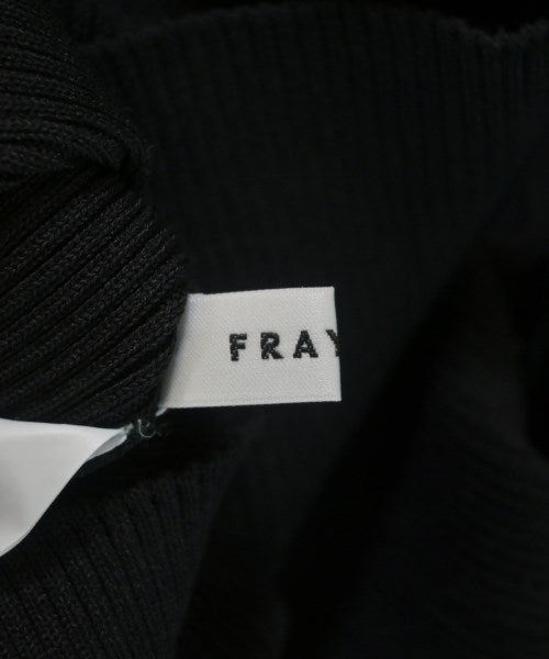 FRAY I.D เสื้อกันหนาว