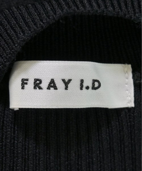 FRAY I.D เสื้อกันหนาว