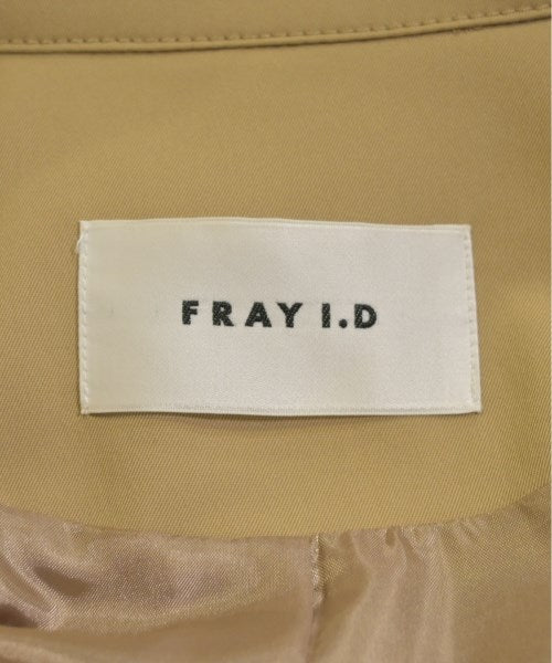 FRAY I.D เสื้อกันฝน