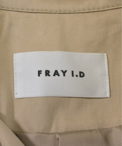 FRAY I.D เสื้อกันฝน