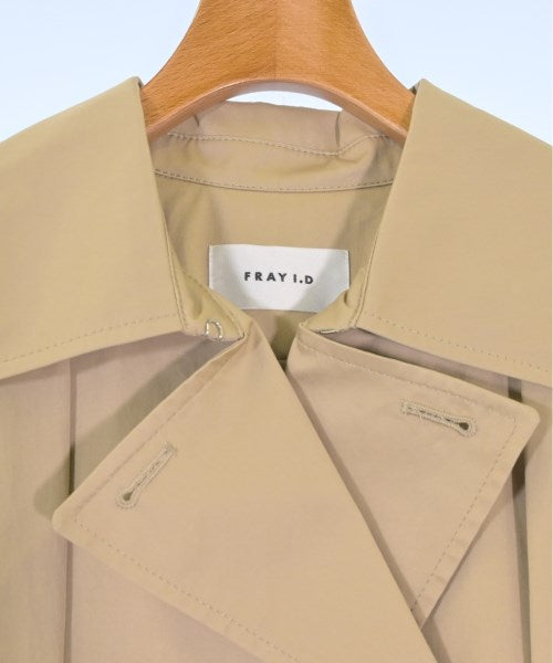 FRAY I.D เสื้อกันฝน