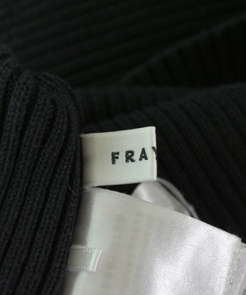 FRAY I.D เสื้อกันหนาว