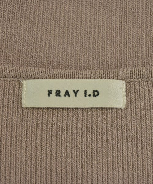 FRAY I.D เสื้อกันหนาว