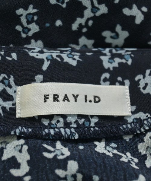 FRAY I.D เสื้อสตรี