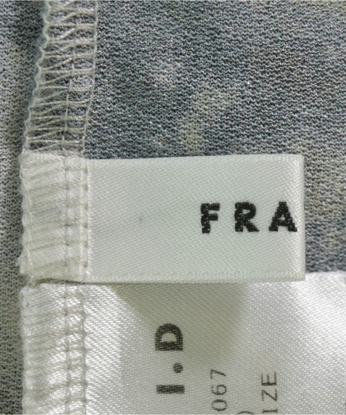 FRAY I.D เสื้อยืด/เสื้อท็อปส์