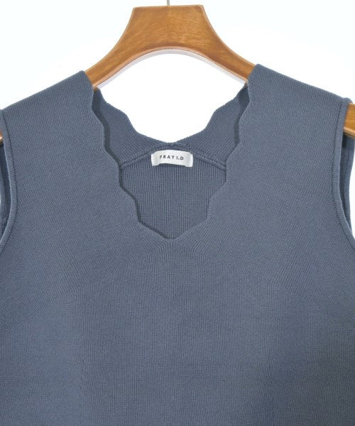 FRAY I.D เสื้อแขนกุด